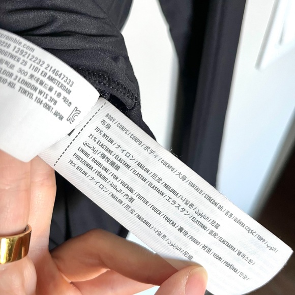 Abercrombie Womens Soft Matte Long-Sleeve Ruched Thong Bodysuit Black Size XL - Picture 7 of 7